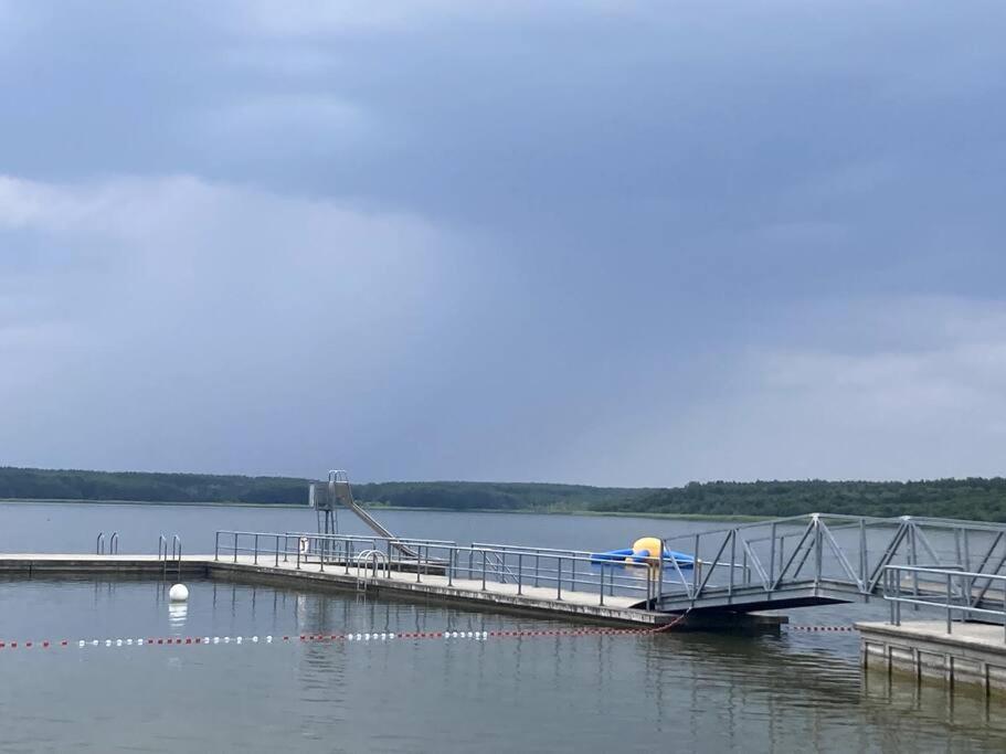 Gemuetliches Holzhaus Am See Warin ภายนอก รูปภาพ
